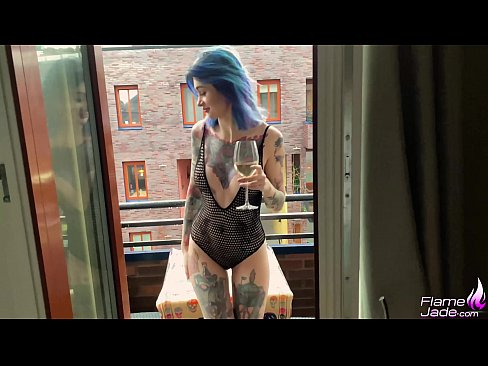 ❤️ دختر فوق العاده ای که با آب دهان می مکد و با شور و شوق زیر آسمان باز می مکد ❤ ویدیو پورنو در پورنو fa.xlxxporno.ru ❌️❤